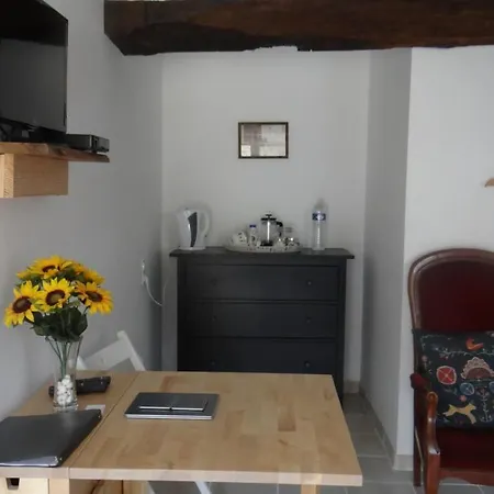 La Petite Houssaye Panzió 3*